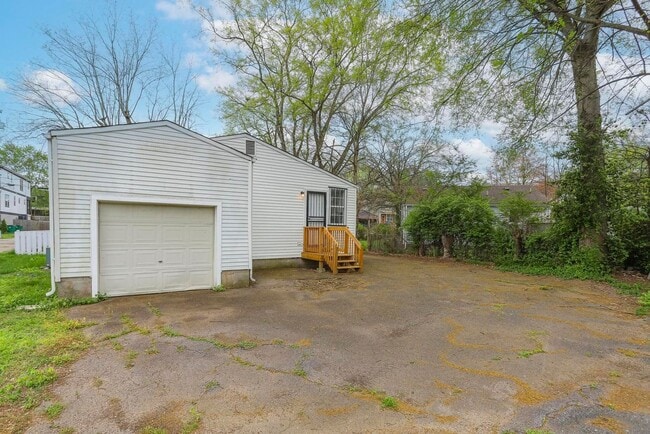 Building Photo - 5506 Winn Ave