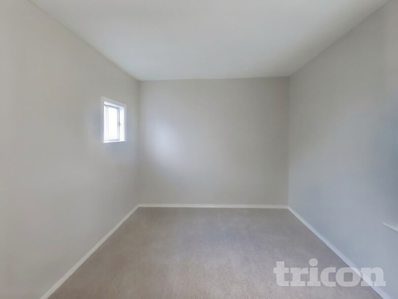 Building Photo - 423 Byrnes Dr