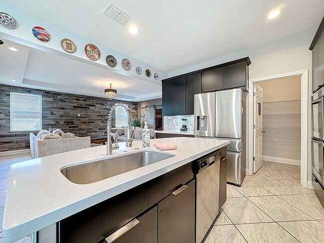 Building Photo - FURNISHED 4 Bedroom House + Office + Home ...