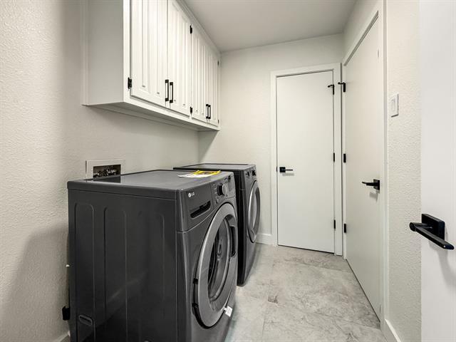 Building Photo - 6005 Daven Oaks Dr