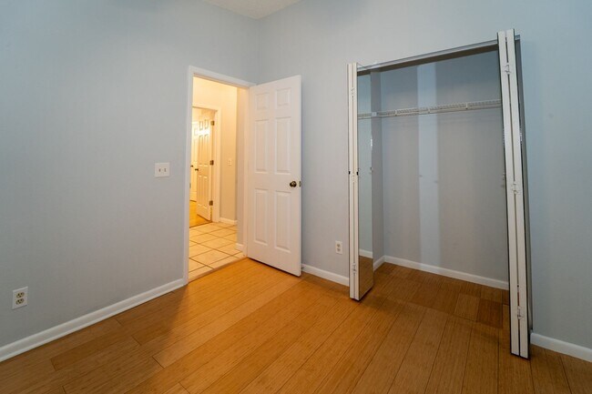 Building Photo - Comfortable Condo Living in St. Augustine Shores