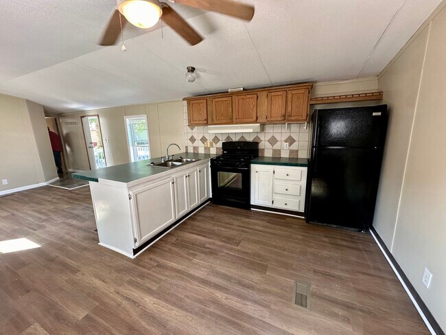 Building Photo - 315 Grubb Dr