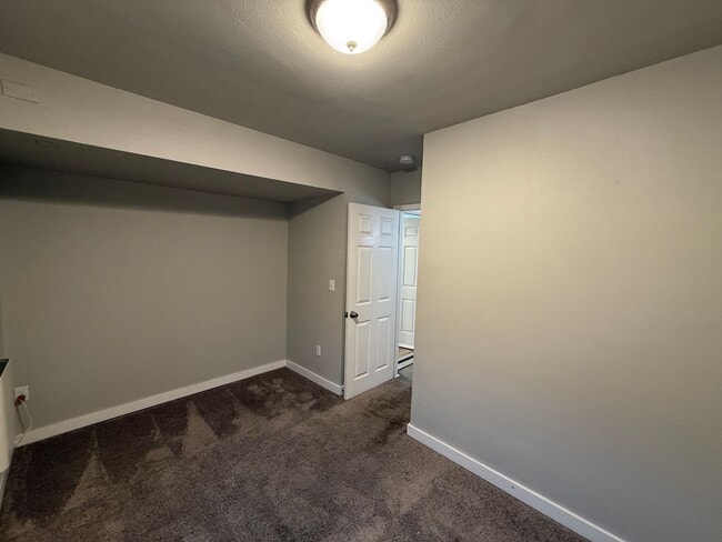 Building Photo - 2726 - MDL Capital Partners