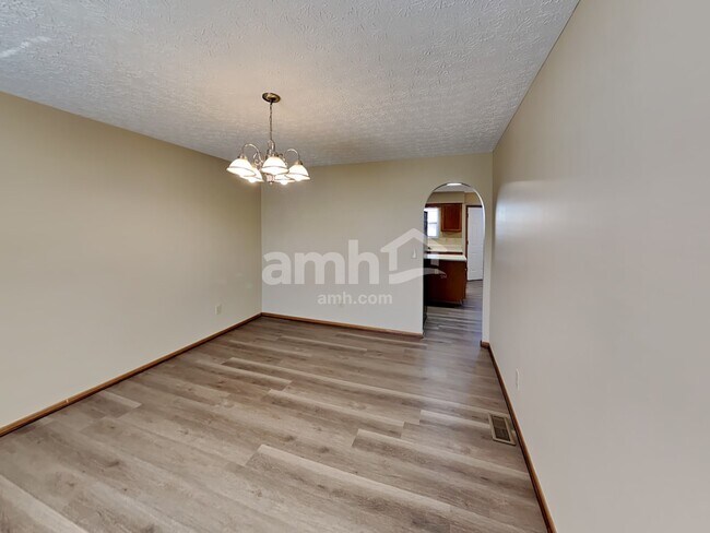 Building Photo - 5486 Avonhurst Ct
