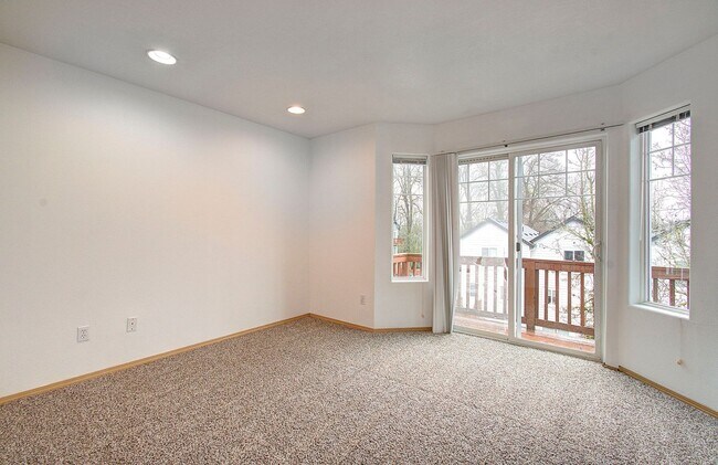 Building Photo - Beautiful 3 Bd 3 Ba Home in Bagley Downs Neighborhood