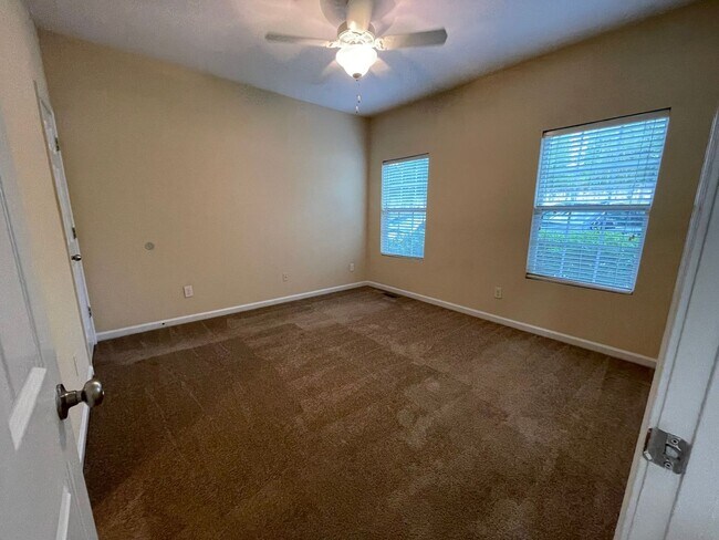 Building Photo - COTTAGE STYLE 4 BED/4 BATH - AVAILABLE AUG...