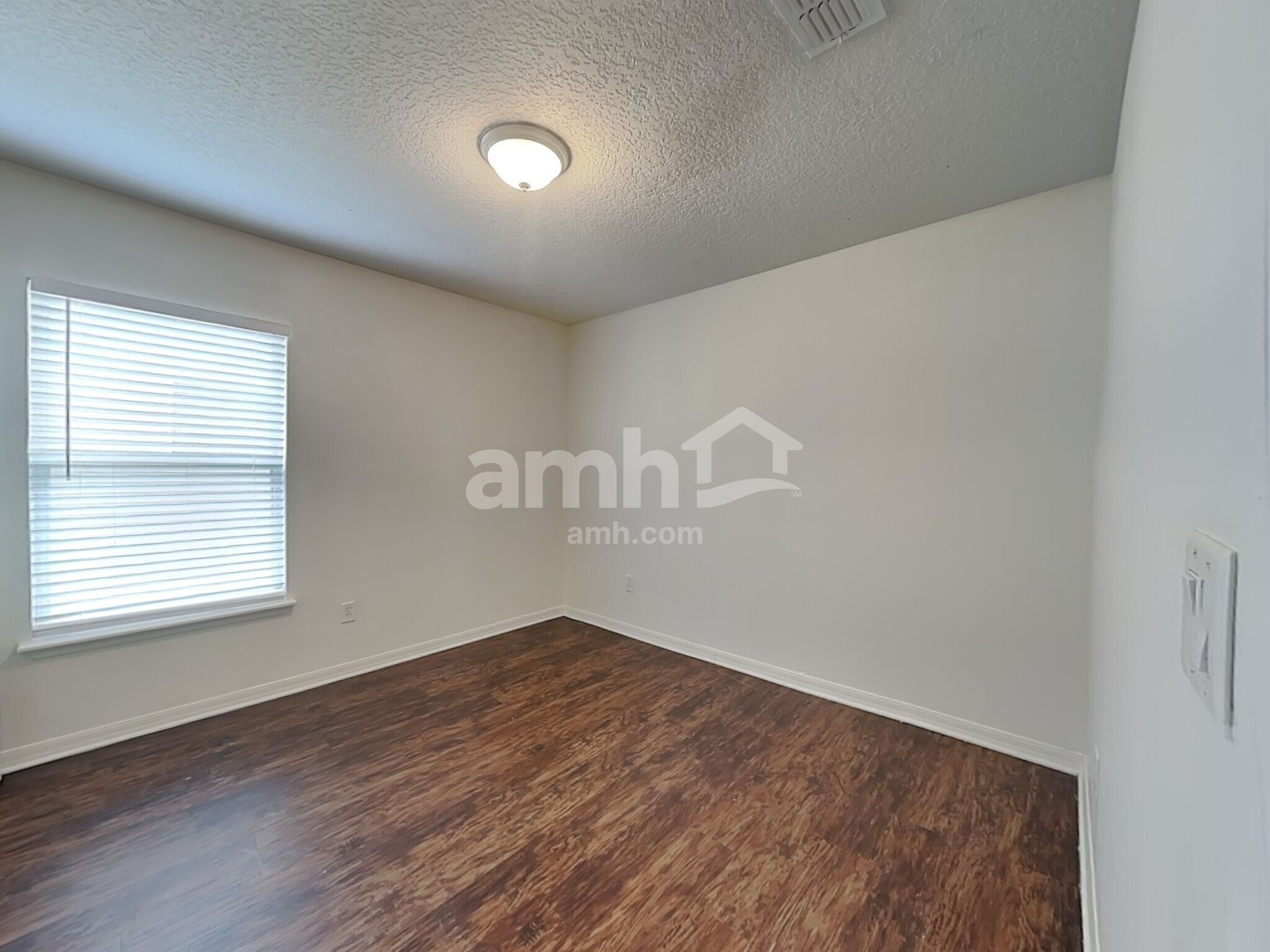 Building Photo - 13895 Devan Lee Dr N
