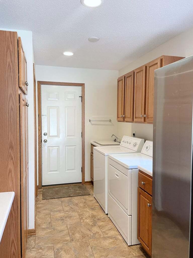 Building Photo - 805 W Southview Ct