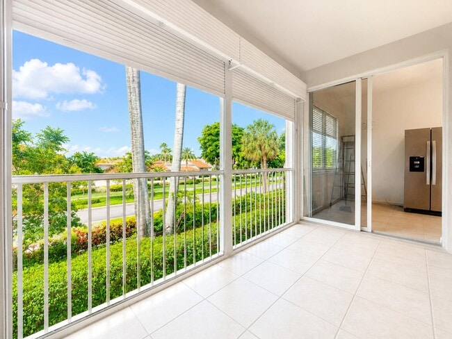 Building Photo - 6560 Villa Sonrisa Dr