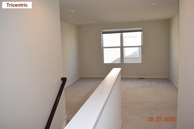 Building Photo - 49577 Shoreline Dr