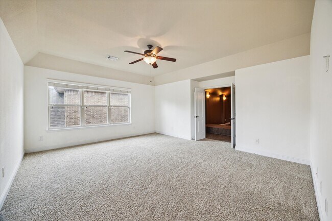 Building Photo - 27 Tioga Pl