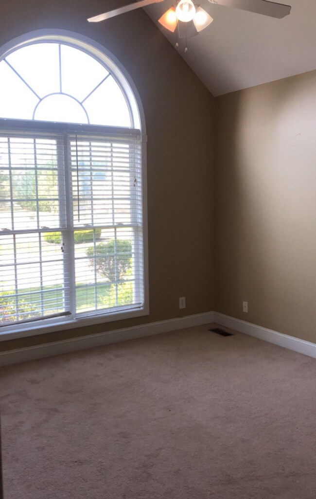 Building Photo - 211 Cullom Way