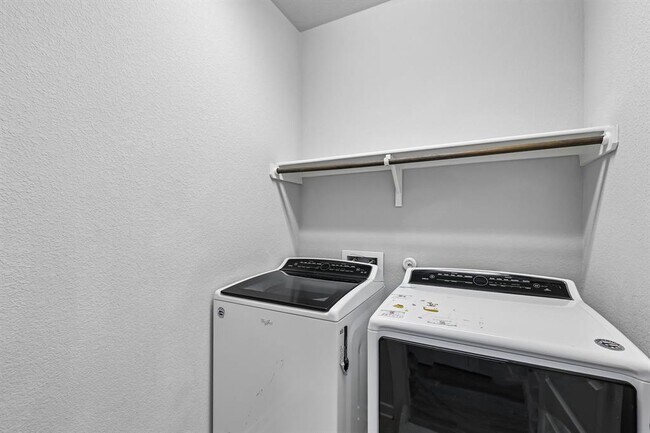 Building Photo - 160 Syrah Ct