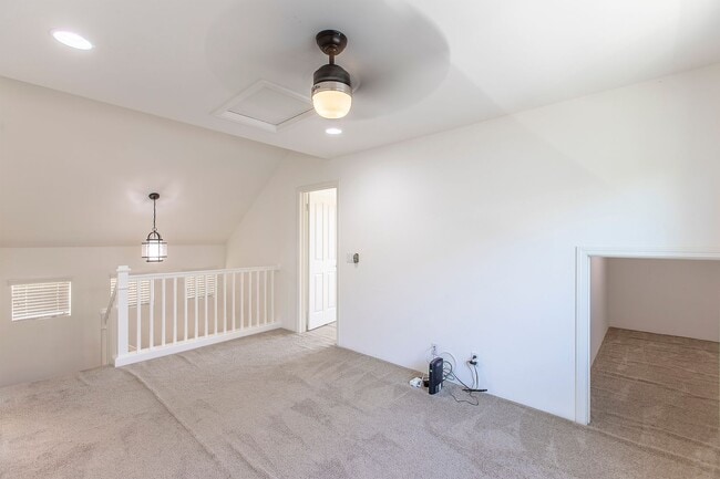 Building Photo - Stunning 4 Bedroom with 3 Bathroom Home in...