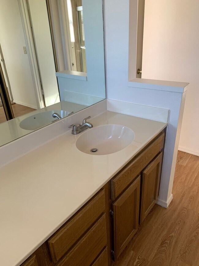 Building Photo - Beautiful Spring Meadows Home