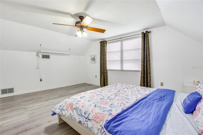 Building Photo - 4831 Greenleaf Rd