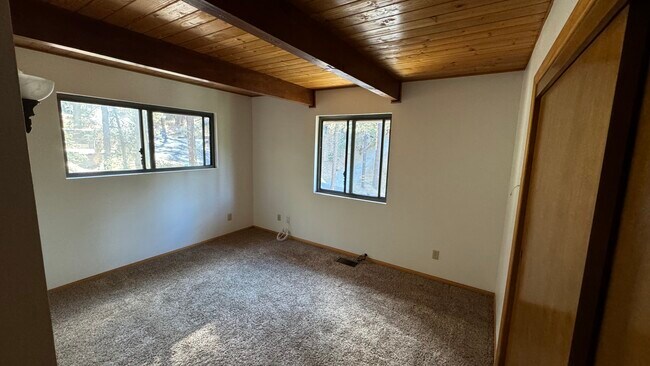 Building Photo - 2012 Symonds Dr