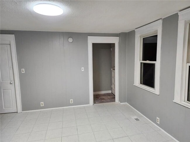 Building Photo - 227 Providence St