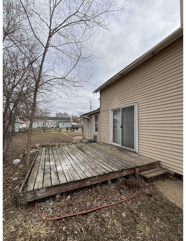 Building Photo - 1313-1315 Green Bay St