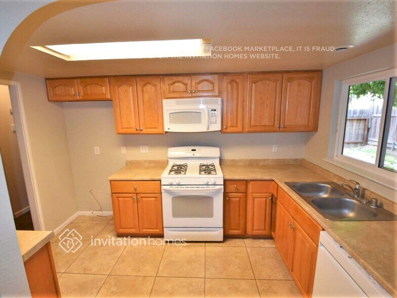 Building Photo - 3413 Lerwick Rd