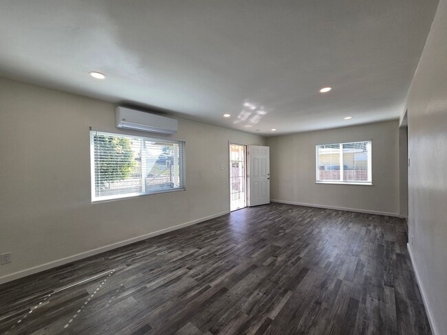Building Photo - 3 Bed Home + Studio with Large Yard & Ample Parking Near Downtown Vista