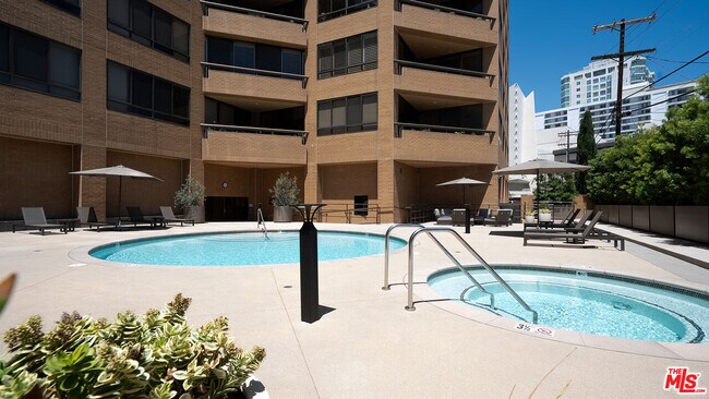 Building Photo - 10430 Wilshire Blvd
