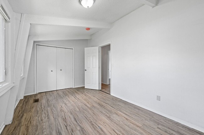 Building Photo - Single Family Home