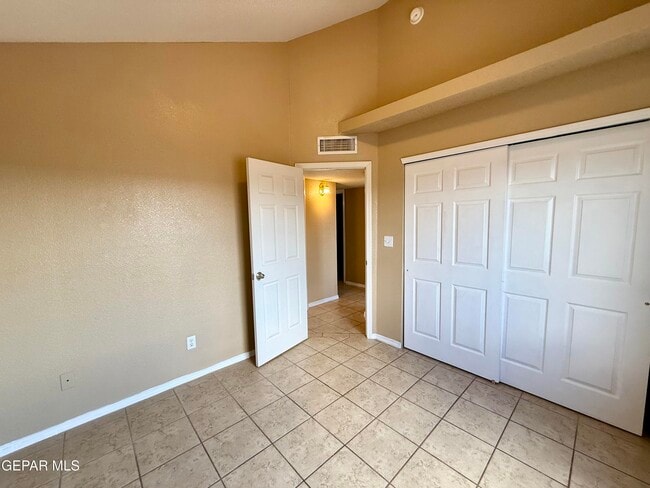 Building Photo - 3401 Tierra Zafiro Dr