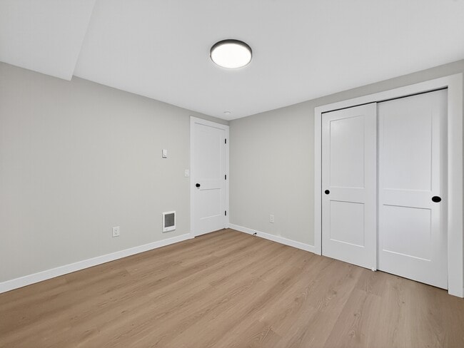 Building Photo - 925 N 75th St