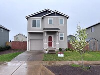 Building Photo - MOVE-IN SPECIAL!