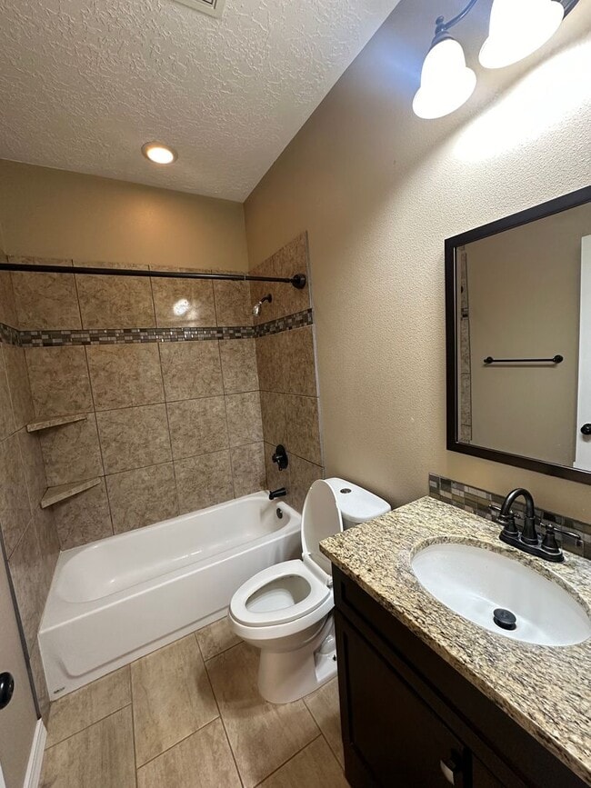 Building Photo - Stunning and Spacious 4 Bed Home! Parkview School District!