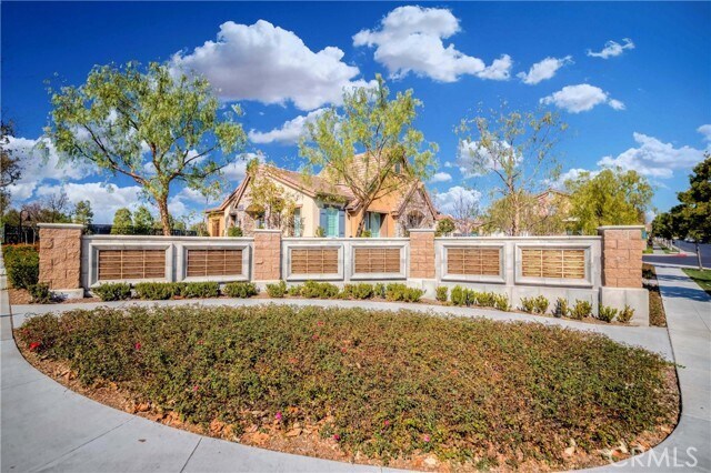 Building Photo - 2256 Clark Dr