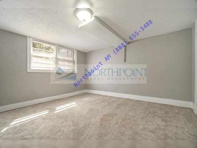 Building Photo - BR/2.5BA SFR with finished basement and back deck in NW Atlanta