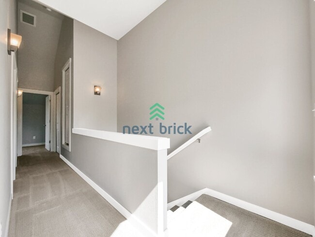 Building Photo - Welcome to this charming 3-bedroom, 2-bathroom home