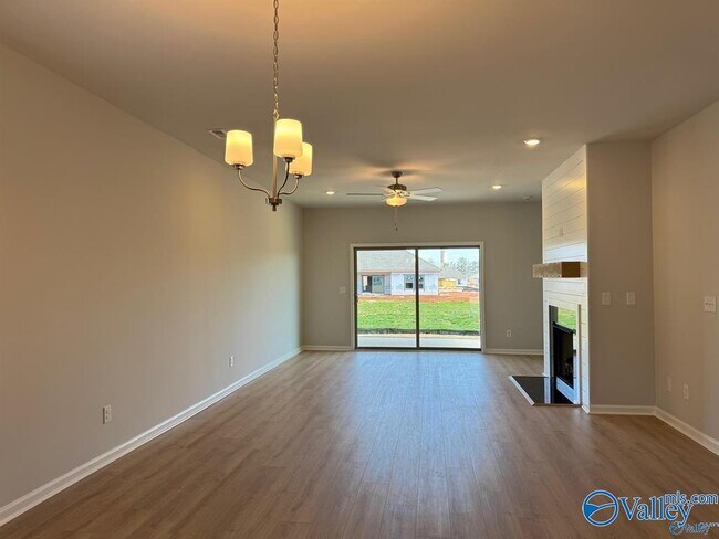 Building Photo - 12660 Whitcomb Cir