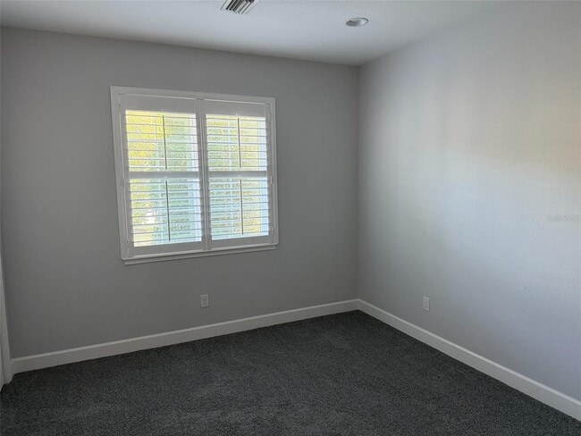 Building Photo - 2503 NE 33rd Ct