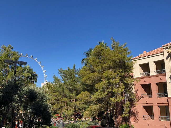 Building Photo - Meridian Fully Furnished 2 Bd | 2 Ba Luxury Condo .
