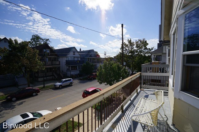 Building Photo - 7 br, 2 bath Apartment - 538 W Mifflin Street
