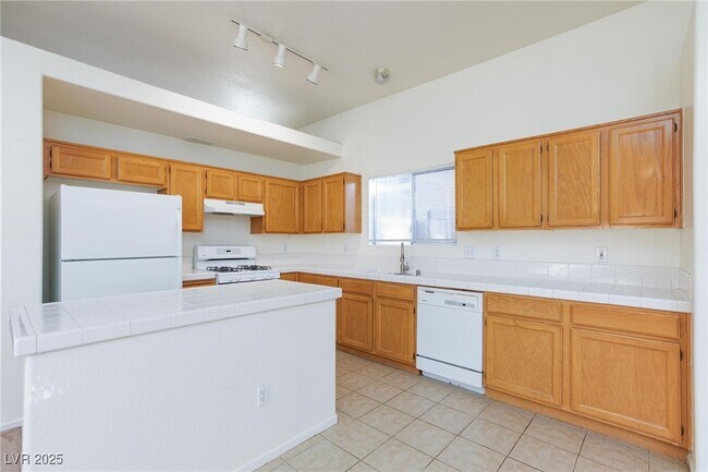 Building Photo - 109 La Suena Ct