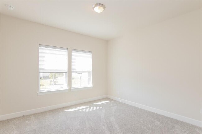 Building Photo - 607 Gunison Dr