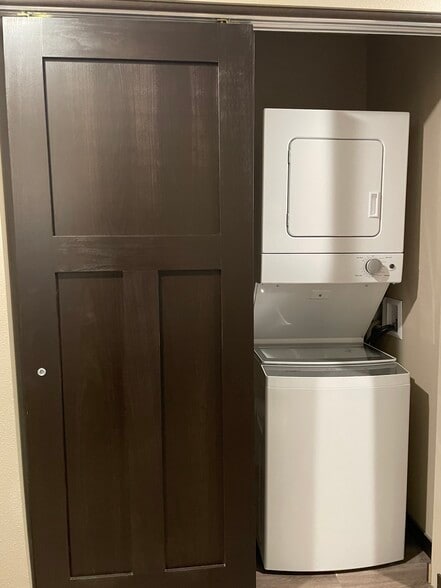 Laundry - 416 N Broad St