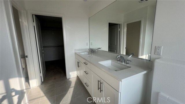 Building Photo - 10840 Pala Bells St