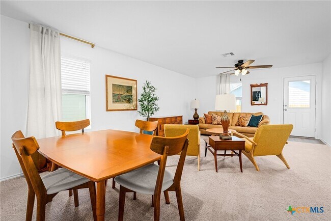 Building Photo - 175 Amber Gln