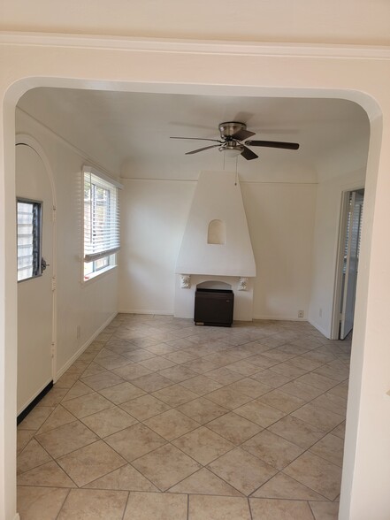 Decorative fireplace in living room - 1824 30th St