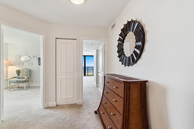 Building Photo - 2565 S Ocean Blvd