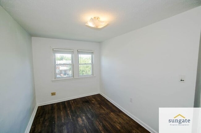 Building Photo - 217 W Edgevale Rd