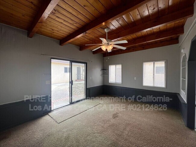 Building Photo - 2667 S Dolphin St