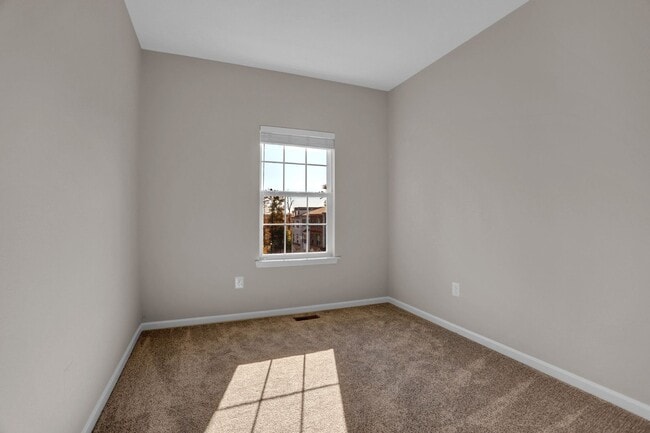 Building Photo - 115 Tanglewood Manor Dr