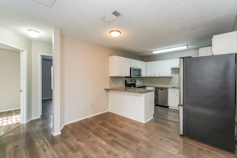 Building Photo - 7900 Flowertree Ct