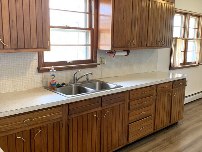 Building Photo - Charming 3-Bedroom, 1-Bath Single-Family Home